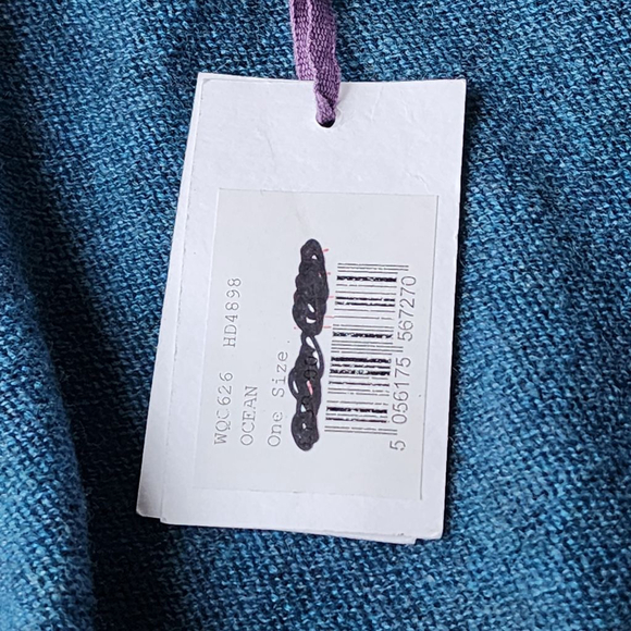 BRORA NWT Gauzy Knit Cashmere Poncho in Ocean Blue Made in Scotland One Size - Picture 6 of 7